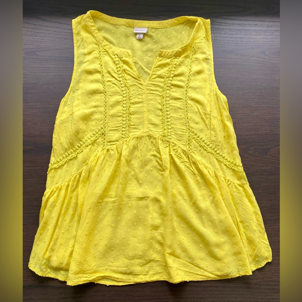 Merona Size Medium Top